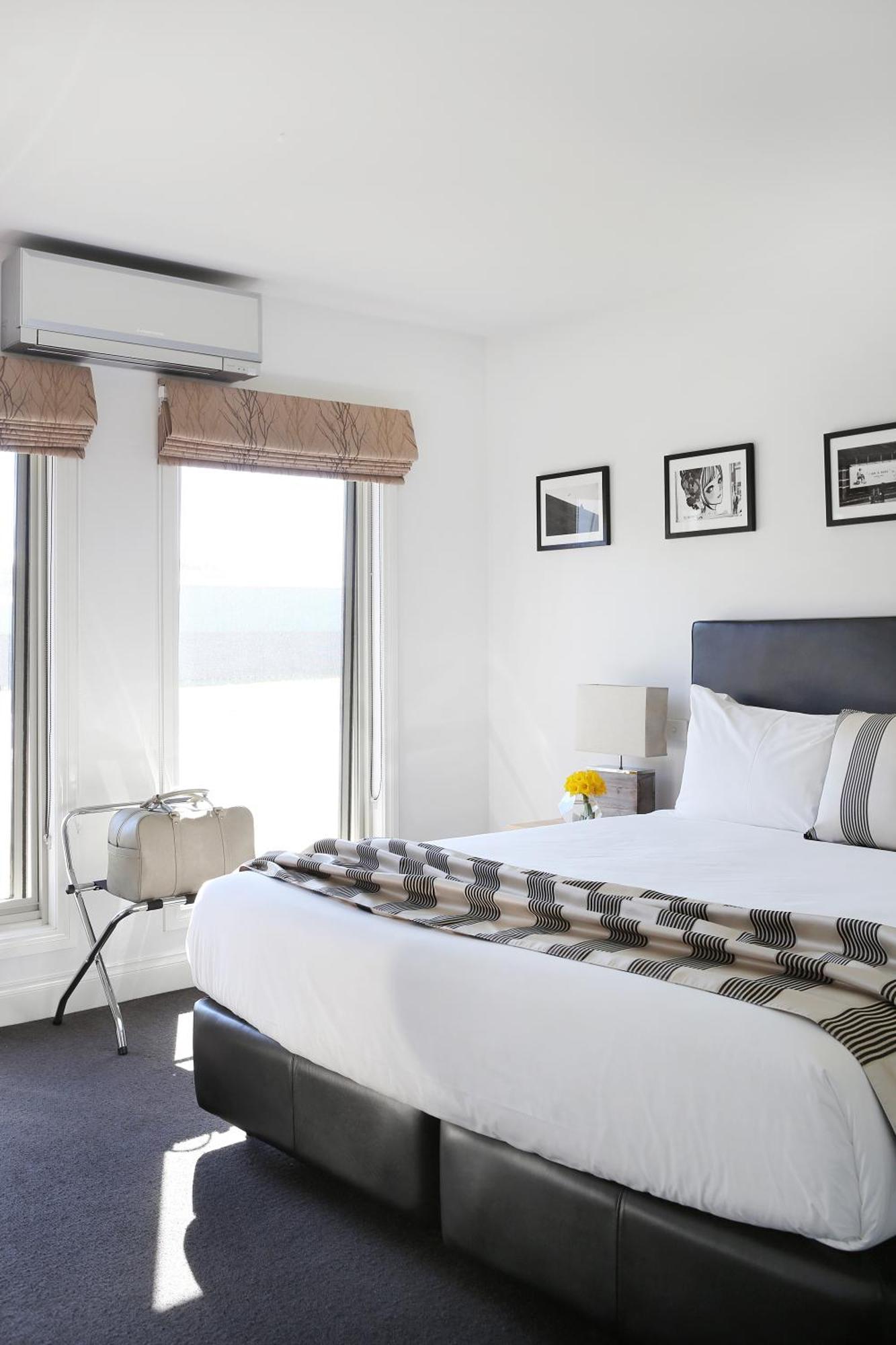 Aparthotel Mansi On Raymond Sale Exteriér fotografie